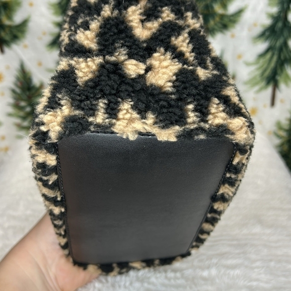 Michael Kors Black and Tan Teddy Bear Women's Bag...EUC - Picture 4 of 8